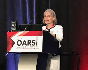 Virginia Kraus receives OARSI Lifetime Achievement Award