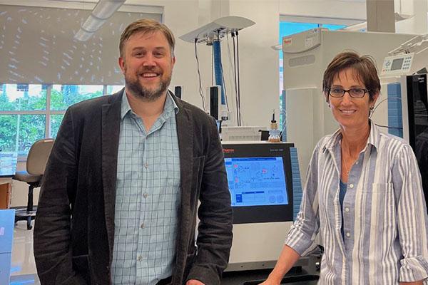 DEB MUOIO AND PAUL GRIMSRUD RECEIVE MULTI-PI NIH GRANT